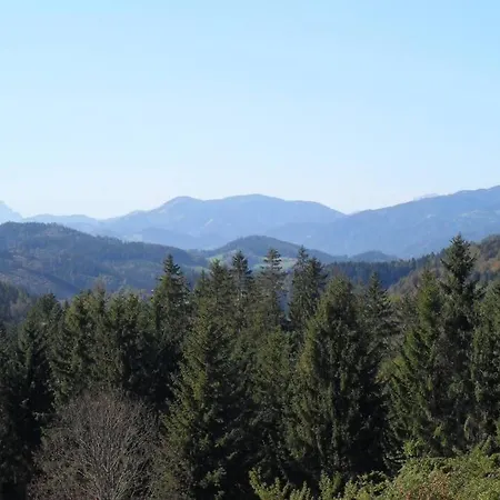 Alpine Guesthouse: Charming Forest Retreat Holiday home *